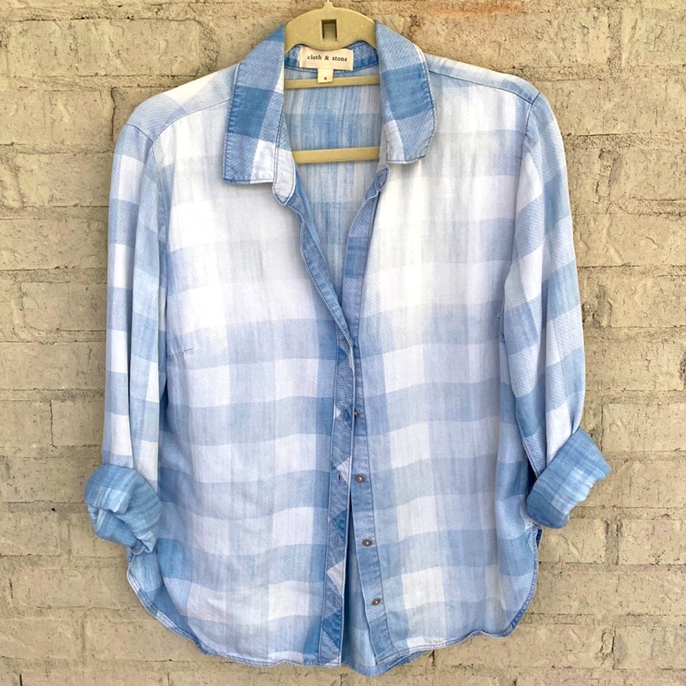Cloth & Stone Plaid Button Down Top. Size S